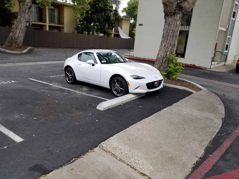 RF I have seen at my apartment complex 3 times now. No don’t know if its manual.